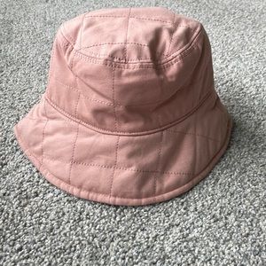 Reversible women’s bucket hat